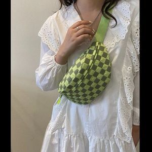 💙 Women’s Checkered Pattern Single Pocket Adjustable Strap Fanny Pack